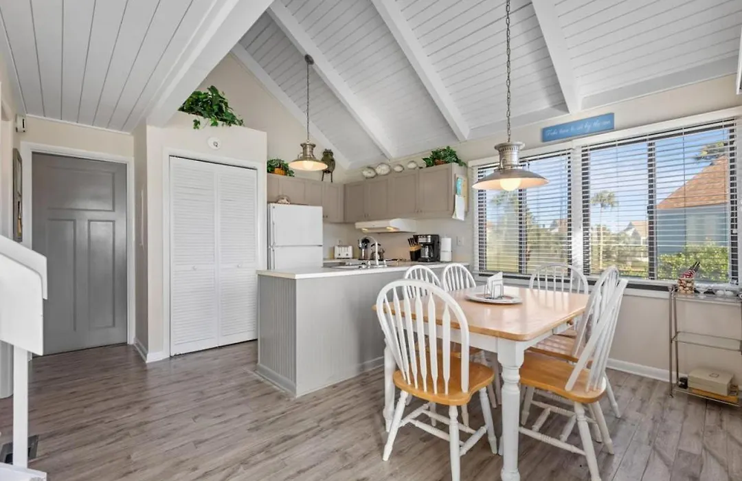 947 Sealoft Villa-1